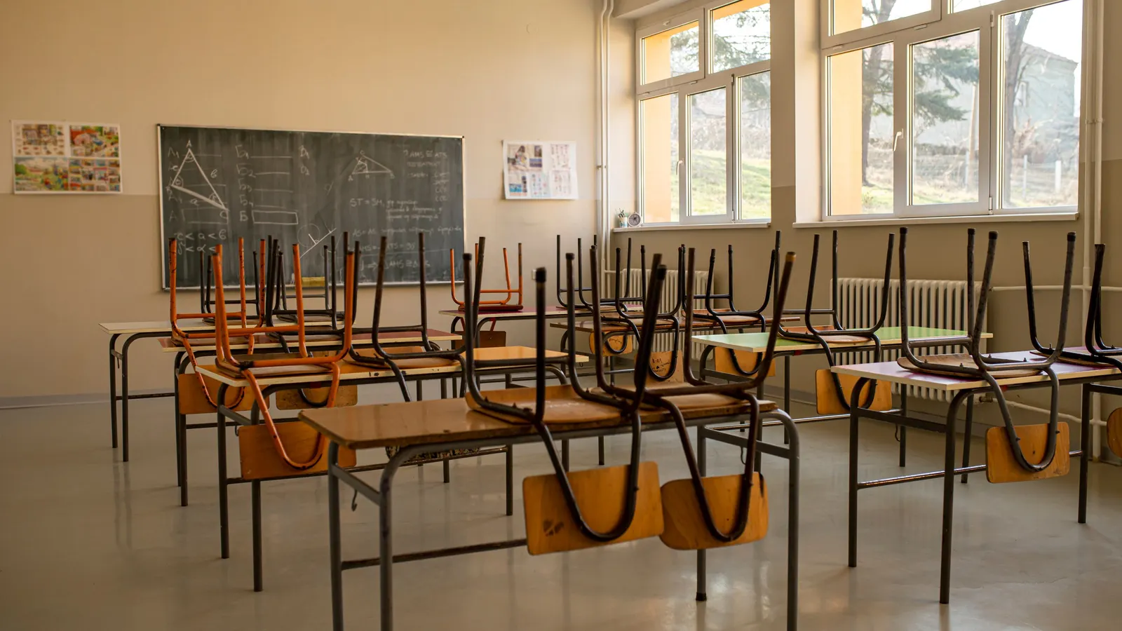 The more hours in school, the higher the achievement, study finds