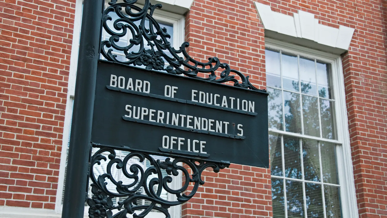Superintendent turnover returns to pre-pandemic levels among 500 largest districts